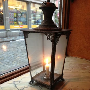 Café Nova - Utsikt från ett av fönstren - Coffee & Tea Near Me - Stockholm, Alberta