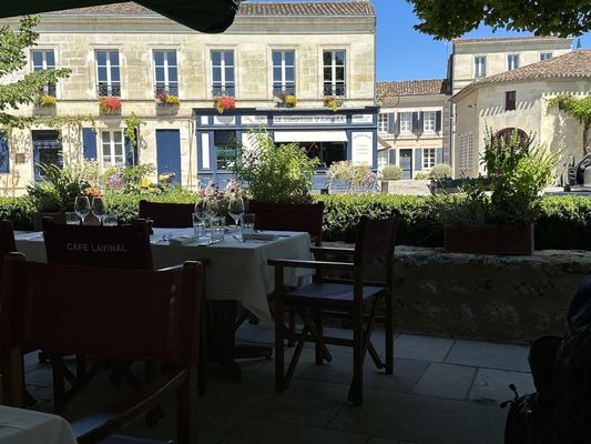 Café Lavinal by null
