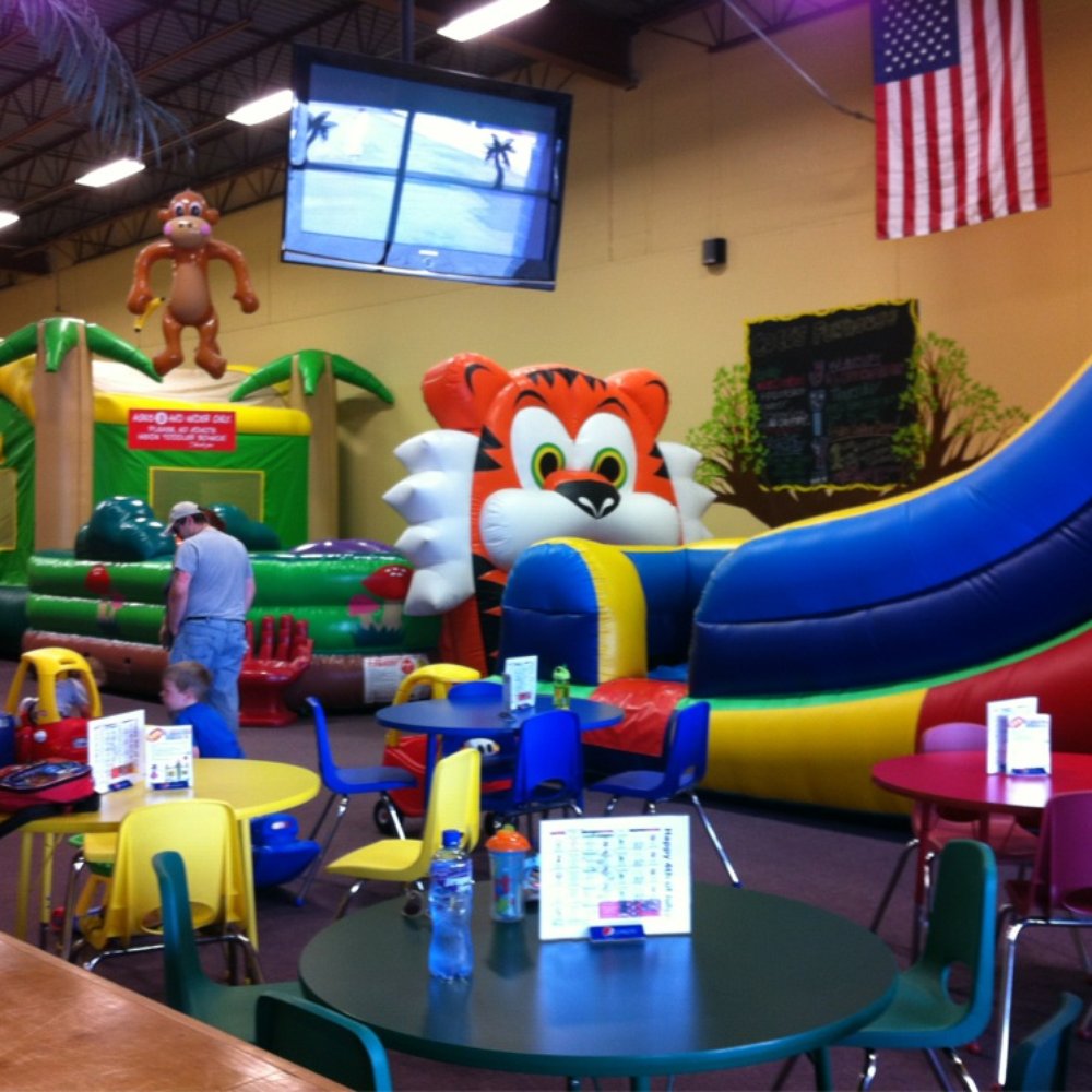 CoCo's Funhouse - Comfortable spot for parents and snack time. Free wifi too. - Indoor Playcenter Near Me - Salisbury, Maryland CoCo's Funhouse - Comfortable spot for parents and snack time. Free wifi too. - Indoor Playcenter Near Me - Salisbury, Maryland