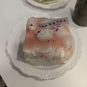 Cafe 2BY2 - Peach lychee tiramisu - Desserts Near Me - New York, New York Cafe 2BY2 - Peach lychee tiramisu - Desserts Near Me - New York, New York