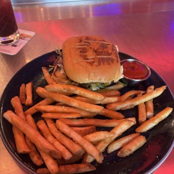 Showdown Social - Showdown Double Stack - Sports Bars Near Me - Alpharetta, Georgia Showdown Social - Showdown Double Stack - Sports Bars Near Me - Alpharetta, Georgia
