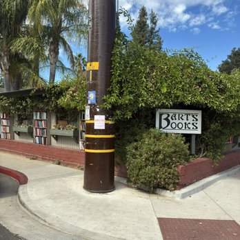 Bart's Books - View of corner outside - Bookstores Near Me - Ojai, California