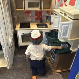 Play kitchen area- No food, cooking utensils, dishes :(