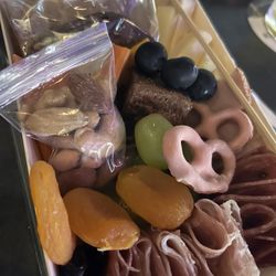 The Vibe - Charcuterie Box