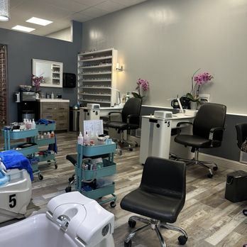 Artistic Nails - Nail Salons Near Me - Lincoln, California