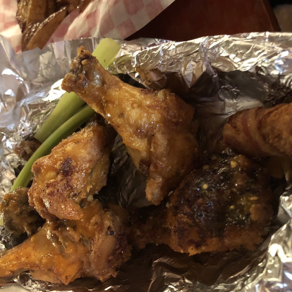 Hot Garlic chicken wings (all drummies)... excellent!