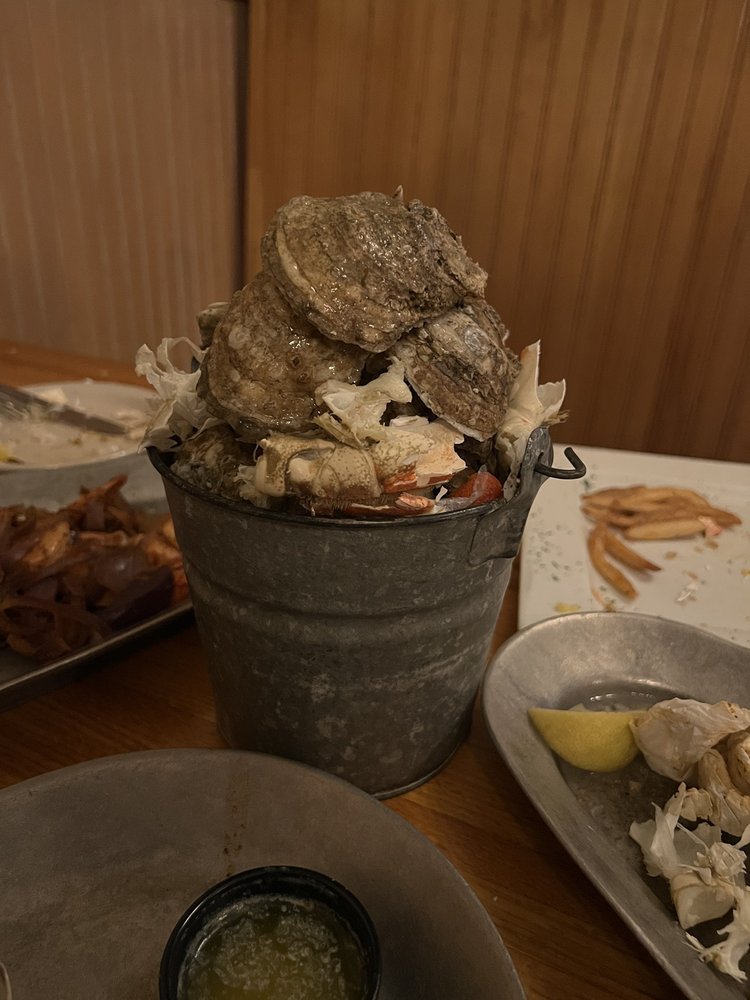 Mj's Raw Bar and Grille