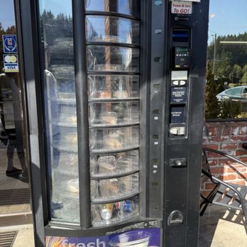 The Berry Patch - Slice of pie vending machine 24/7 - Breakfast & Brunch Near Me - Westport, Oregon The Berry Patch - Slice of pie vending machine 24/7 - Breakfast & Brunch Near Me - Westport, Oregon