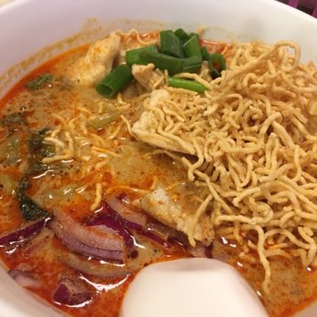 Kai Mook - Chicken Khao soi ($12.95) - Thai Near Me - Millbury, Massachusetts