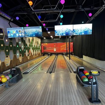 Break Point - Four bowling lanes! - Bars Near Me - San Diego, California