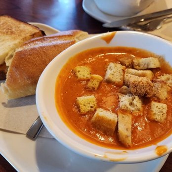 Panera Bread - Grilles Cheese Sandwich & Tomato Soup Combo - Sandwiches Near Me - Allen, Texas Panera Bread - Grilles Cheese Sandwich & Tomato Soup Combo - Sandwiches Near Me - Allen, Texas