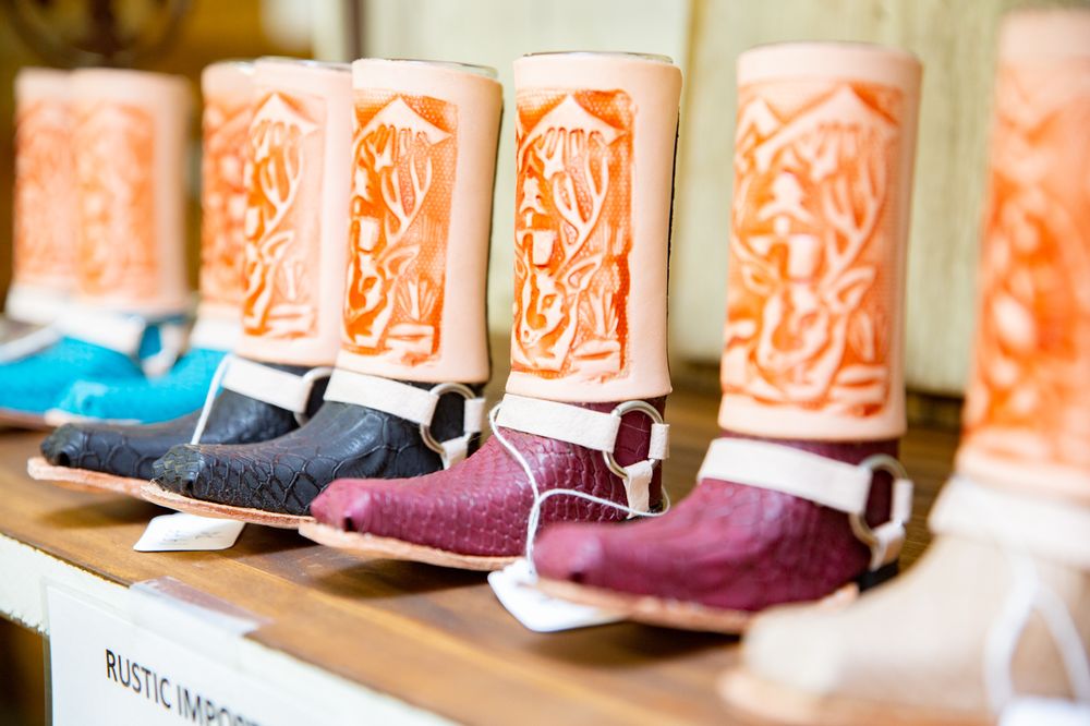 AMITE RUSTIC FURNITURE Updated September 2024 14 Photos 214 W Oak