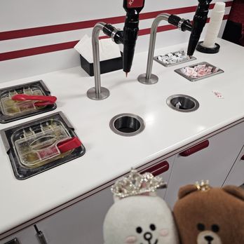 In-N-Out Burgers - Self-service condiments - Fast Food Near Me - Henderson, Nevada In-N-Out Burgers - Self-service condiments - Fast Food Near Me - Henderson, Nevada