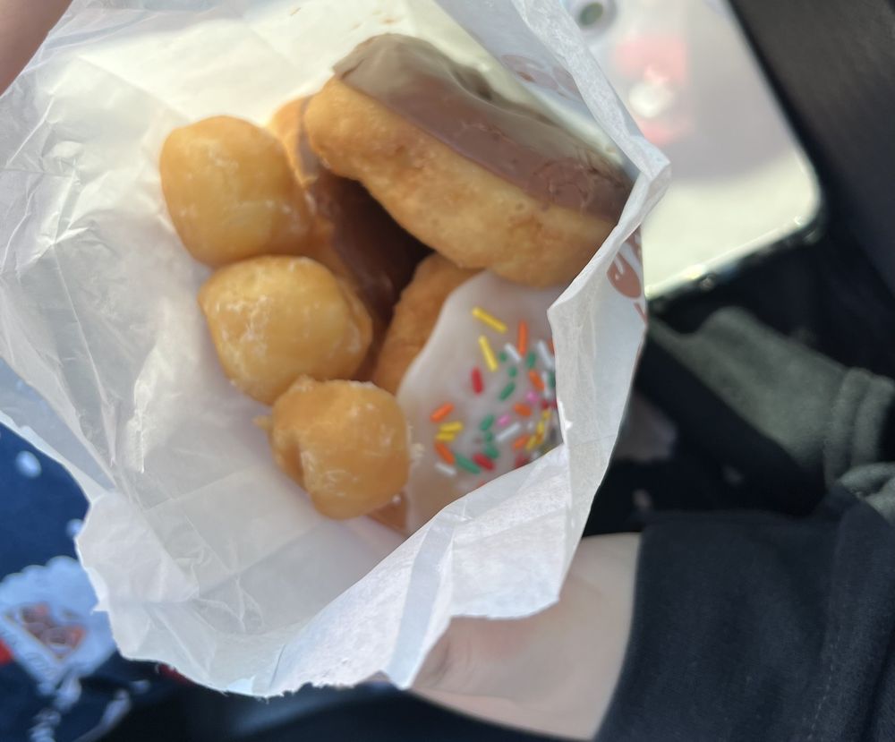 Main St Donuts Logo