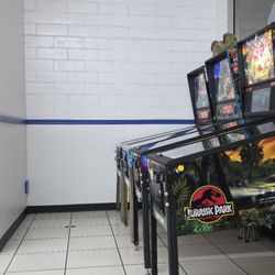 Birdies Wash & Dry Laundry - pinball machines are fun