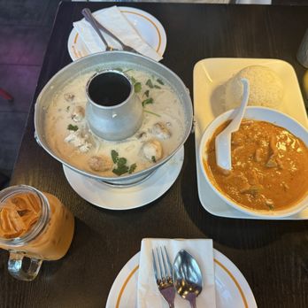 New Thai Elephant - D09. Tom Kha Gai, D01. Panang Curry, Thai iced tea - Thai Near Me - San Mateo, California New Thai Elephant - D09. Tom Kha Gai, D01. Panang Curry, Thai iced tea - Thai Near Me - San Mateo, California