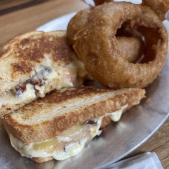 bisQit - BLT Grilled Cheese - Burgers Near Me - Pawleys Island, South Carolina