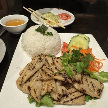 Sao Mai - Com Ga Nuong - Vietnamese Near Me - New York, New York Sao Mai - Com Ga Nuong - Vietnamese Near Me - New York, New York