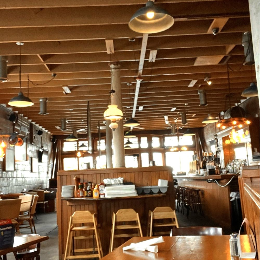 Crockett's Public House - Interior - American Near Me - Puyallup, Washington