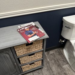 Lago Vista Golf Course - Light Bathroom Reading