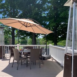 Wellsville Country Club & Restaurant - Patio dining