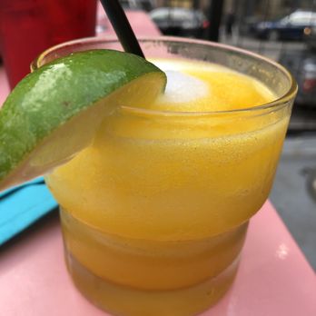 Uno Mas - Frozen margarita with mango swirl - Tex-Mex Near Me - Dallas, Texas