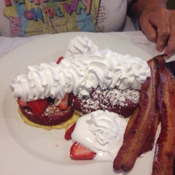 Brunch Cafe-McHenry - Red velvet french toast with bacon - Breakfast & Brunch Near Me - McHenry, Illinois