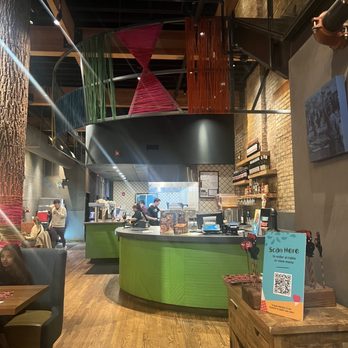 Nando's Peri-Peri - inside - Portuguese Near Me - Naperville, Illinois