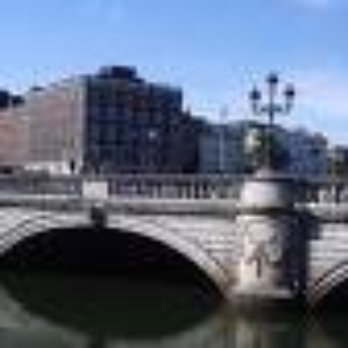 O'Connell Bridge - Landmarks & Historical Buildings Near Me - Dublin, D