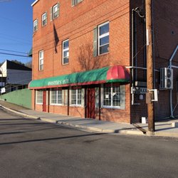 Rooster's Pub - Front of business