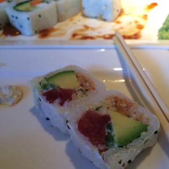 R+D Kitchen - The best sushi!  Thai tuna roll. Macadamia nut. Coconut. Tuna. Avocado. - New American Near Me - Yountville, California