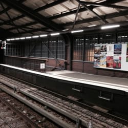 U-Bahnhof Uhlandstraße - Ausgang