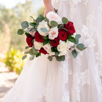 Simply Adina Floral Design - October 2021 - beautiful floral work by Adina, captured by Luzye Photography - Event Planning & Services Near Me