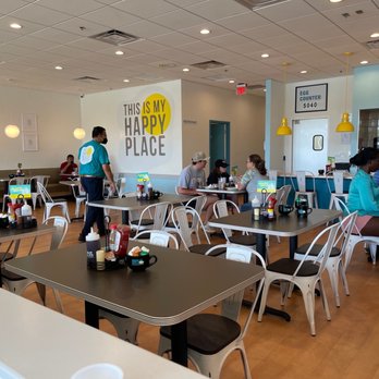 Eggs Up Grill - 45 minute wait with ALL OF THESE TABLES OPEN. - Breakfast & Brunch Near Me - Winter Garden, Florida