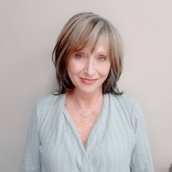 Christine Alexanders - Dimensional grey blending. Talk to us about your options if you are thinking about transitioning to growing out your grey gracefully