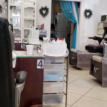 Luxury Nails - Salon - Nail Salons Near Me - Escondido, California