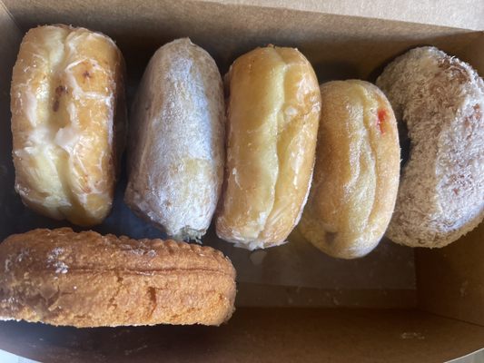 Linda's Donuts by null