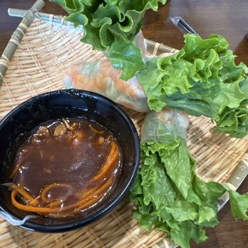 Pho Now - Shrimp spring rolls with an absolutely delicious peanut sauce - Vietnamese Near Me - San Jose, California