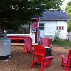 Miss Nelle's Antiques And Cafe - Ice cream shack and fire pit