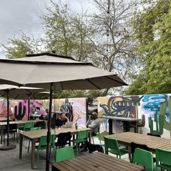 Tacos Chiwas - Outside seating