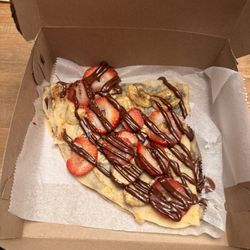 Coffee Unique - Crepes with fruit and nutella