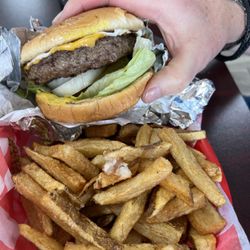 The Country Store - Big burger