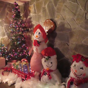 Burbank Smokehouse - Holiday decor outside near entrance doors. - Steakhouses Near Me - Burbank, California Burbank Smokehouse - Holiday decor outside near entrance doors. - Steakhouses Near Me - Burbank, California