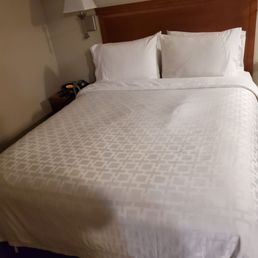 Queen size bed Queen size bed