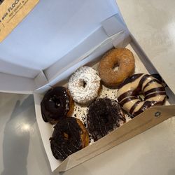 Duck Donuts - Box
