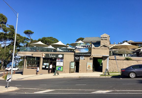 Lorne Hotel by null