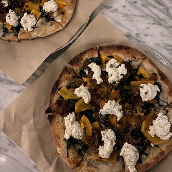 True Food Kitchen - Butternut Squash Pizza - Vegetarian Near Me - Pasadena, California True Food Kitchen - Butternut Squash Pizza - Vegetarian Near Me - Pasadena, California