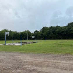 Onapa Rv Park - Basketball court