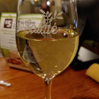 Olive Garden Italian Restaurant - Chardonnay, Clos du Bois, California - Italian Near Me - Murray, Utah