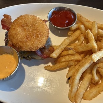 Red Door Woodfired Grill - Sweet Cheeses Burger, medium well. So good! - New American Near Me - Lenexa, Kansas Red Door Woodfired Grill - Sweet Cheeses Burger, medium well. So good! - New American Near Me - Lenexa, Kansas